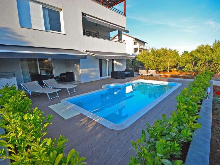 CROWONDER Luxury Toretta Apartament A2 z basenem