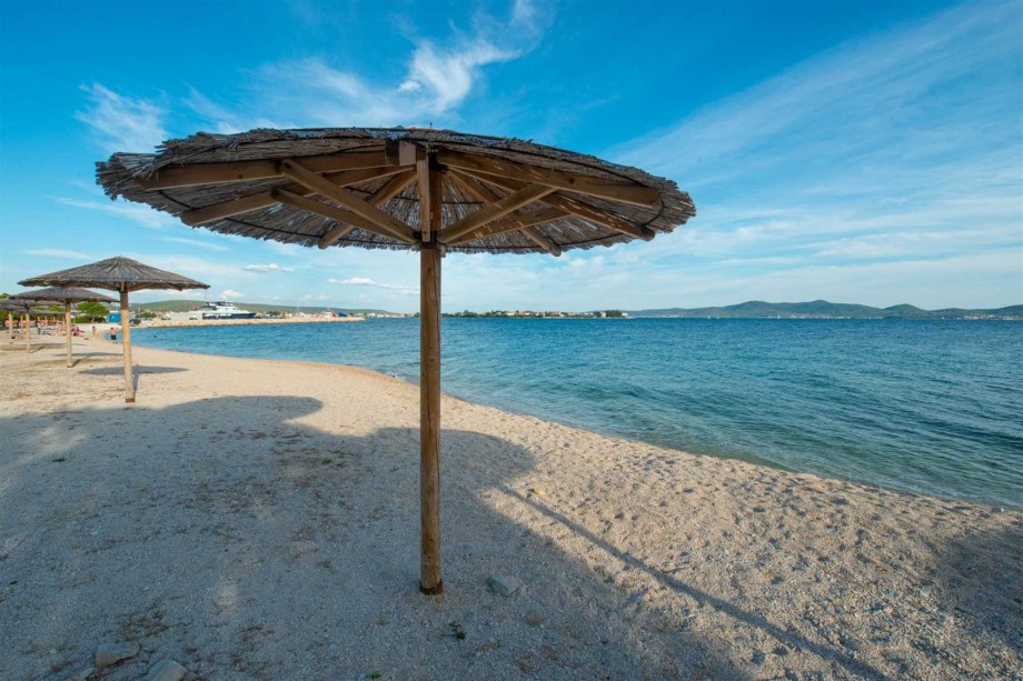 CROWONDER Sunny Bay Beachfront Apartment A5 - second floor