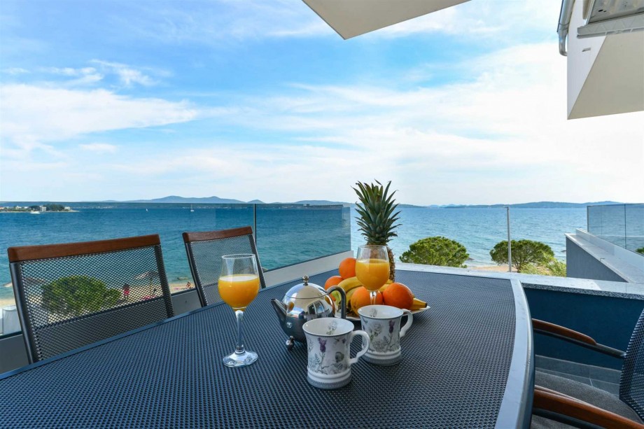 CROWONDER Sunny Bay Beachfront Apartment A5 - second floor