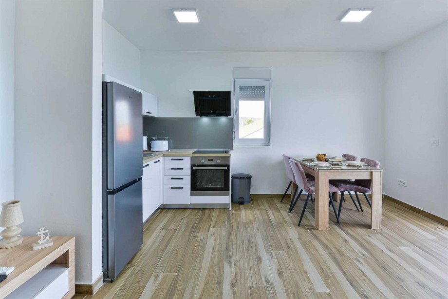 CROWONDER Sunny Bay Beachfront Apartment A5 - second floor