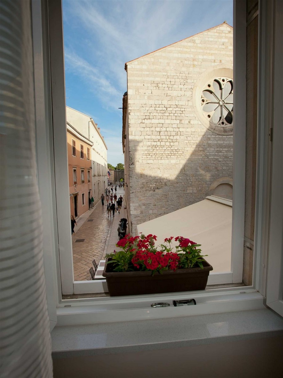 CROWONDER Zadar Old Town Apartment