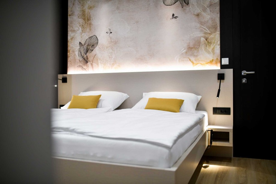 CROWONDER  Superior Apartments and Rooms Oaza with Heated Swimming Pool, Gym and Sauna- Room R102