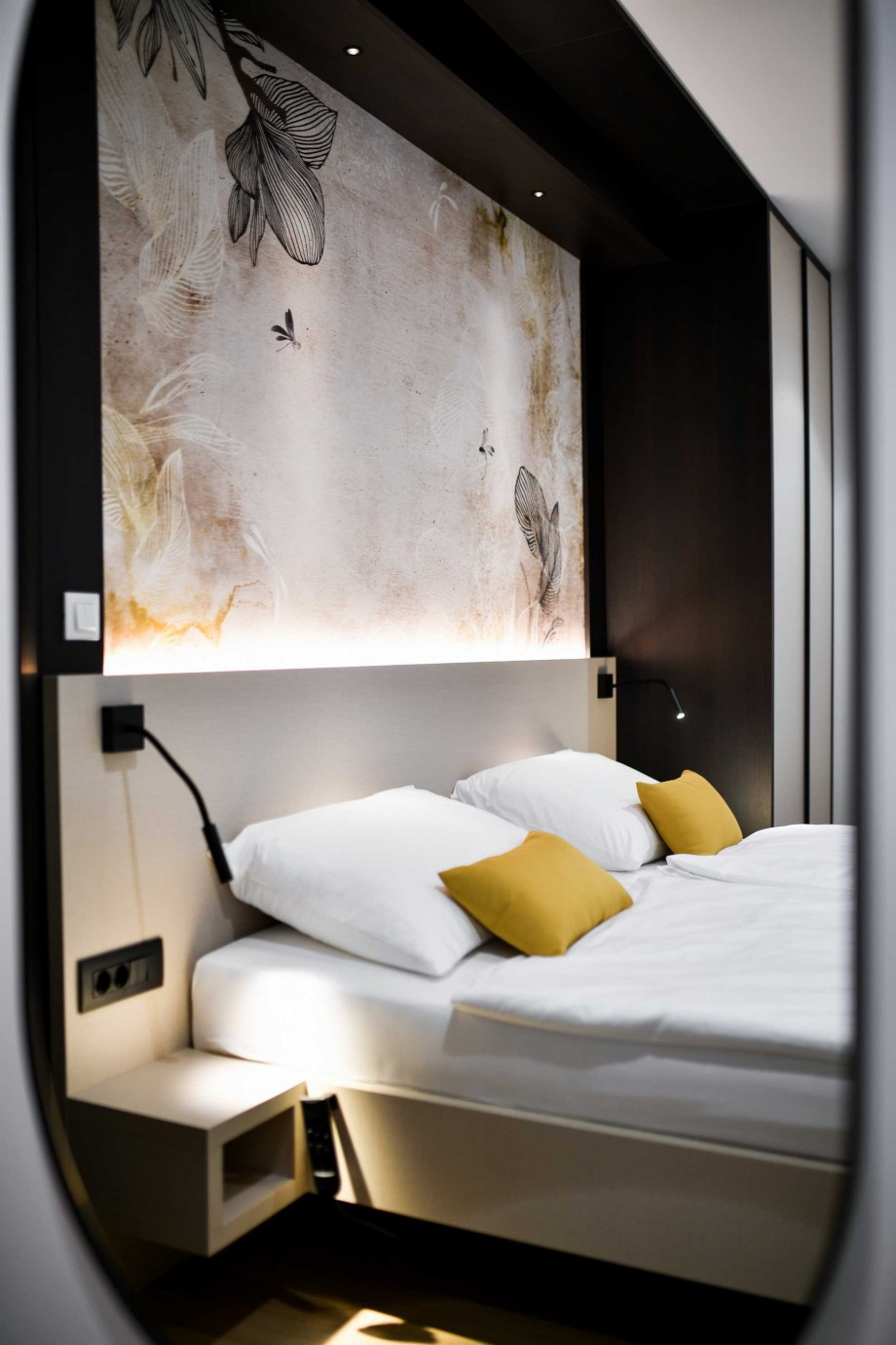 CROWONDER  Superior Apartments and Rooms Oaza with Heated Swimming Pool, Gym and Sauna- Room R102