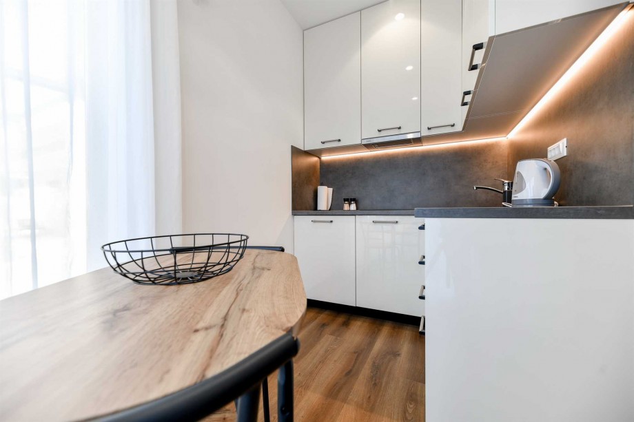 CROWONDER  Superior Apartments and Rooms Oaza with Heated Swimming Pool, Gym and Sauna - Studio S001