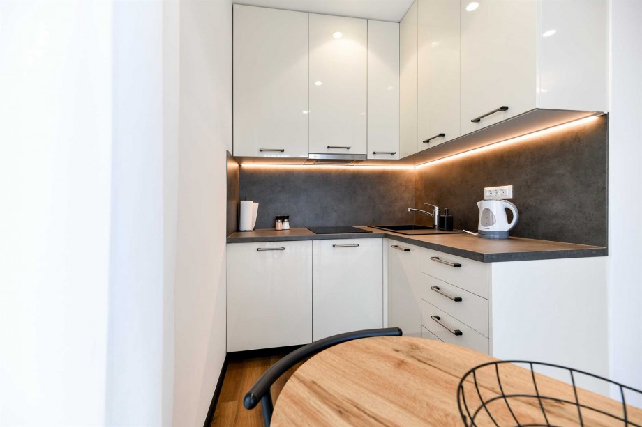 CROWONDER  Superior Apartments and Rooms Oaza with Heated Swimming Pool, Gym and Sauna - Studio S001