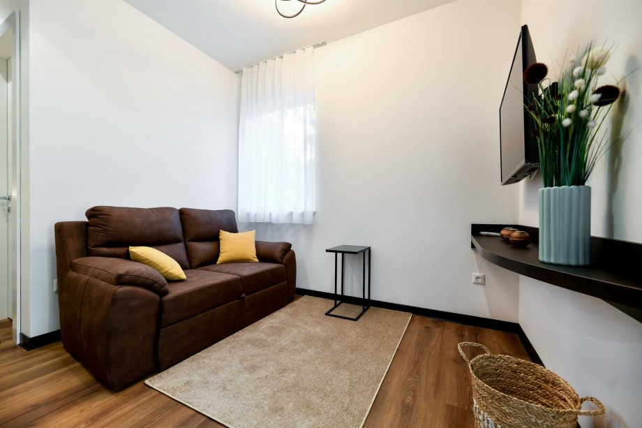 CROWONDER  Superior Apartments and Rooms Oaza with Heated Swimming Pool, Gym and Sauna - Studio S001