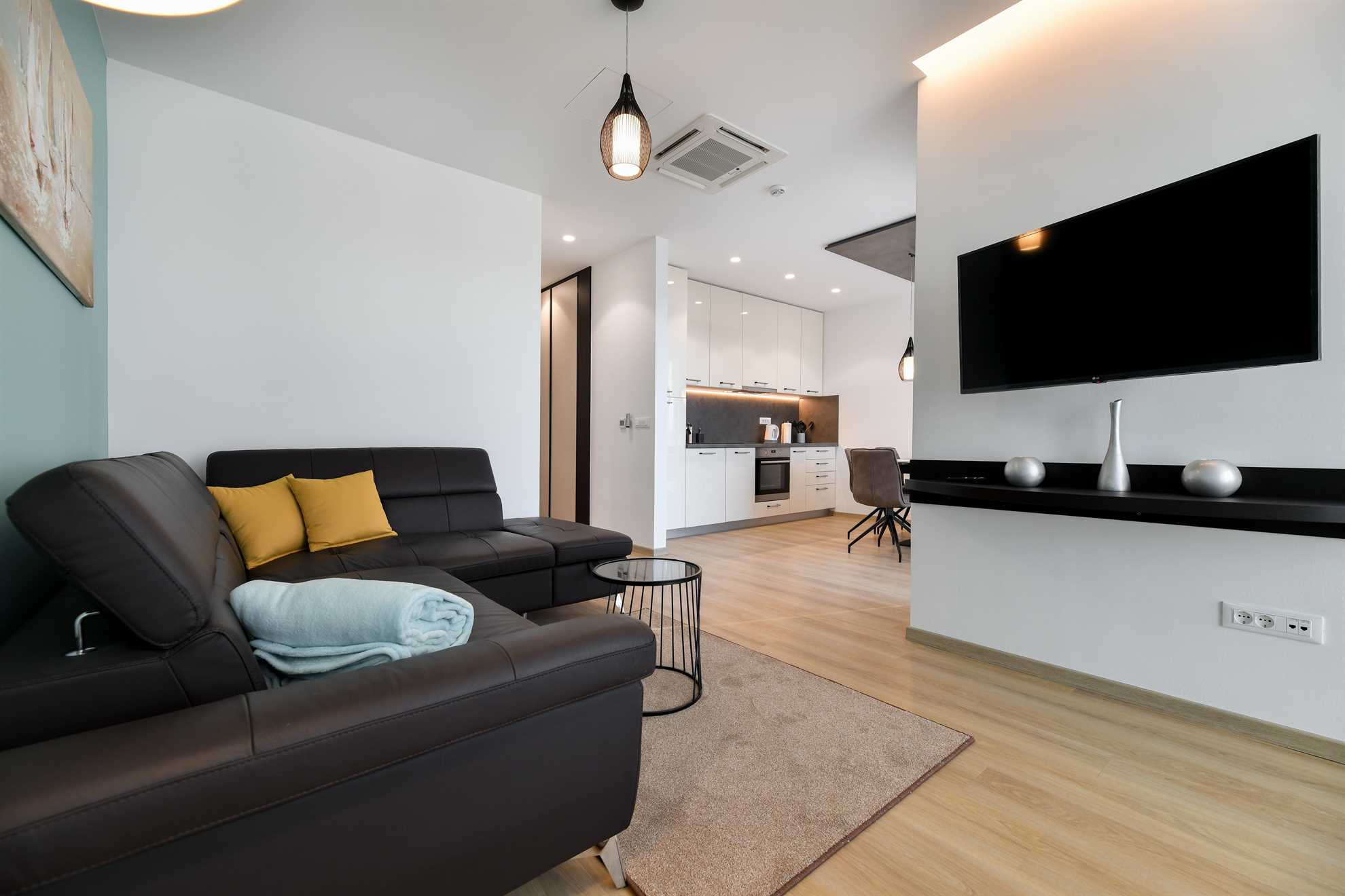 CROWONDER Apartments & Rooms Oaza with Heated Swimming Pool - Ap. A102 Family (4+2) with Sea View