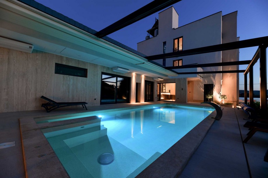 CROWONDER Superior Apartments and Rooms Oaza with Heated Swimming Pool, Gym and Sauna- Apartment A102 Family (4+2) with Sea View
