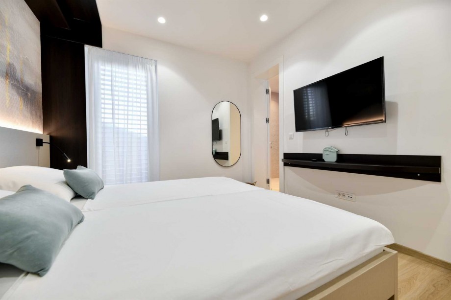 CROWONDER Superior Apartments and Rooms Oaza with Heated Swimming Pool, Gym and Sauna- Apartment A102 Family (4+2) with Sea View