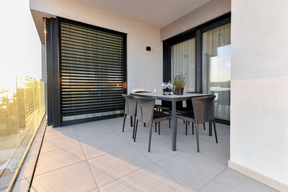 CROWONDER Superior Apartments and Rooms Oaza with Heated Swimming Pool, Gym and Sauna- Apartment A102 Family (4+2) with Sea View