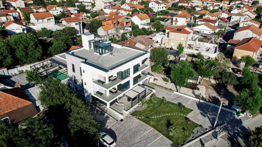 CROWONDER Superior Apartments and Rooms Oaza with Heated Swimming Pool, Gym and Sauna- Apartment A102 Family (4+2) with Sea View