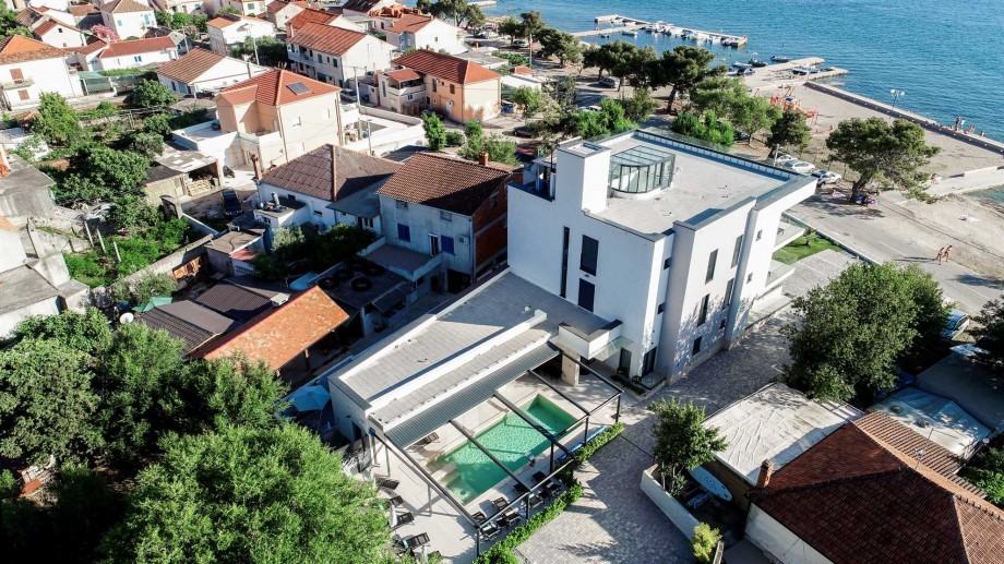 CROWONDER Superior Apartments and Rooms Oaza with Heated Swimming Pool, Gym and Sauna- Apartment A203  Family with ea View