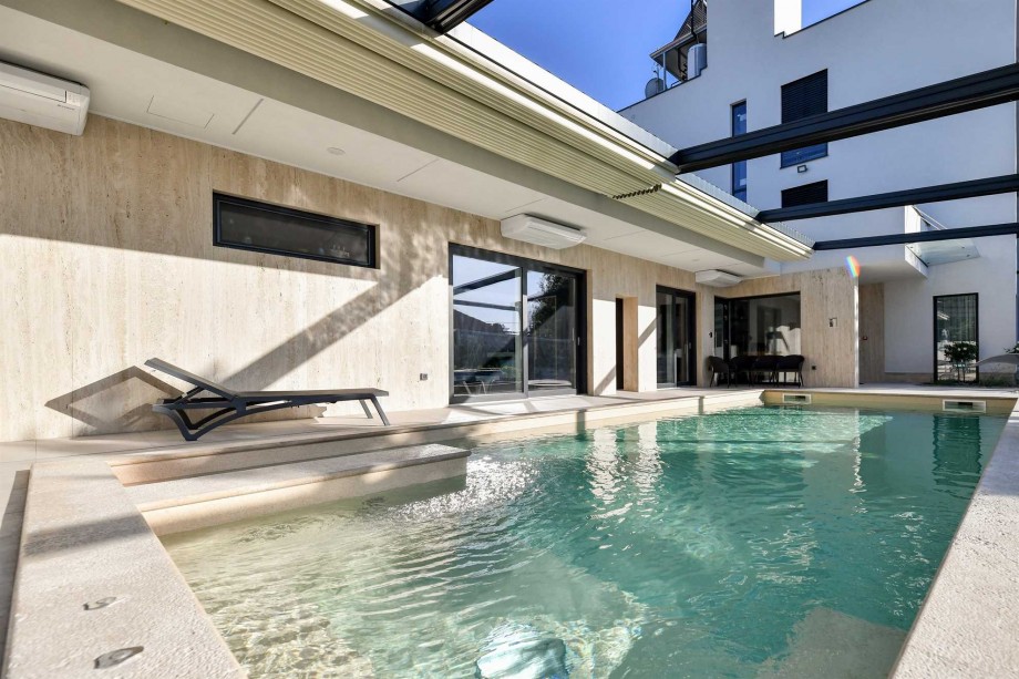 CROWONDER Superior Apartments and Rooms Oaza with Heated Swimming Pool, Gym and Sauna- Apartment A203  Family with ea View
