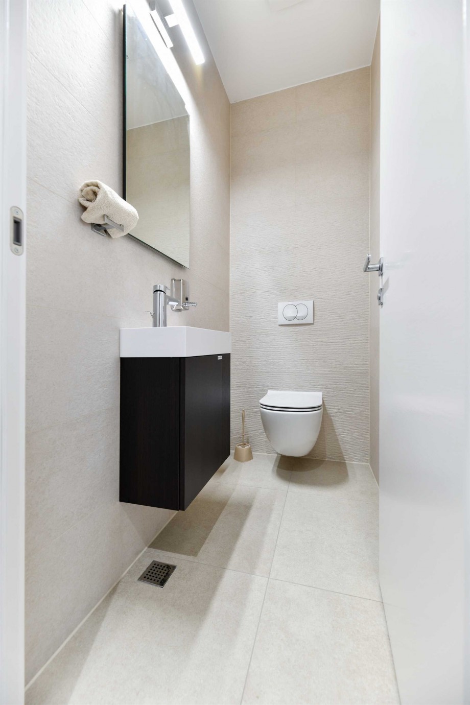 CROWONDER Superior Apartments and Rooms Oaza with Heated Swimming Pool, Gym and Sauna- Apartment A203  Family with ea View