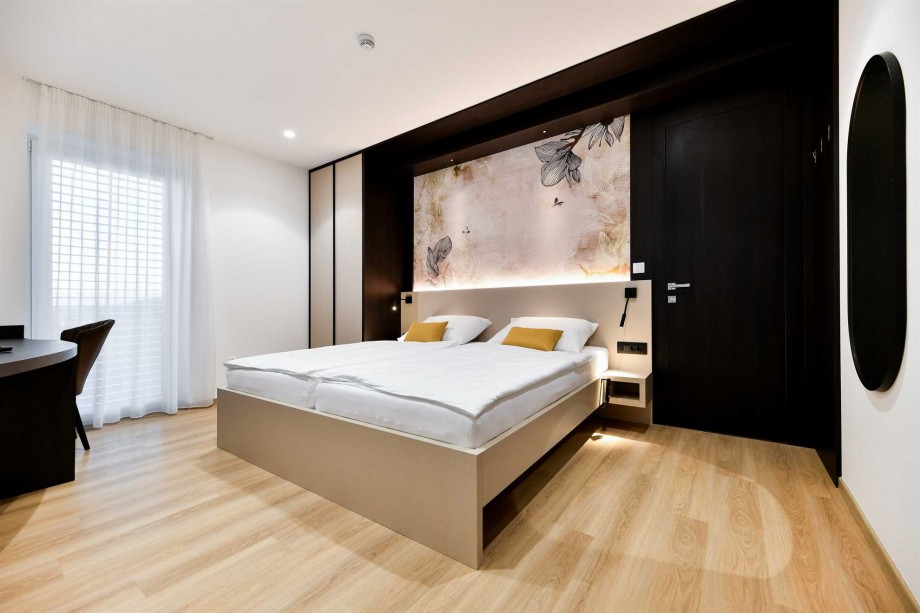 CROWONDER Superior Apartments and Rooms Oaza with Heated Swimming Pool, Gym and Sauna- Apartment A203  Family with ea View