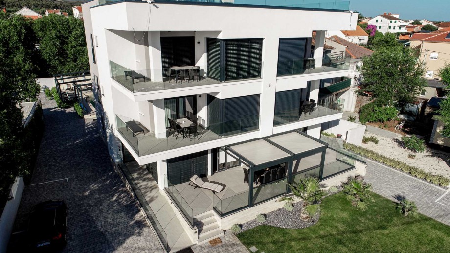CROWONDER Superior Apartments and Rooms Oaza with Heated Swimming Pool, Gym and Sauna- Apartment A203  Family with ea View