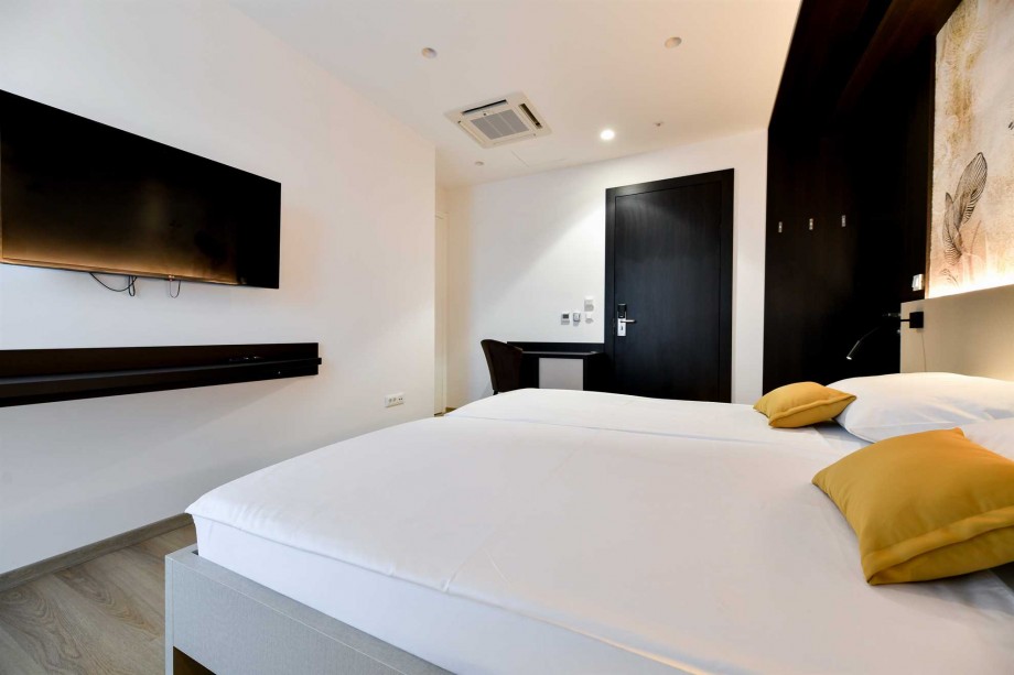 CROWONDER Superior Apartments and Rooms Oaza with Heated Swimming Pool, Gym and Sauna- Apartment A204 Family (4+2) with Sea View
