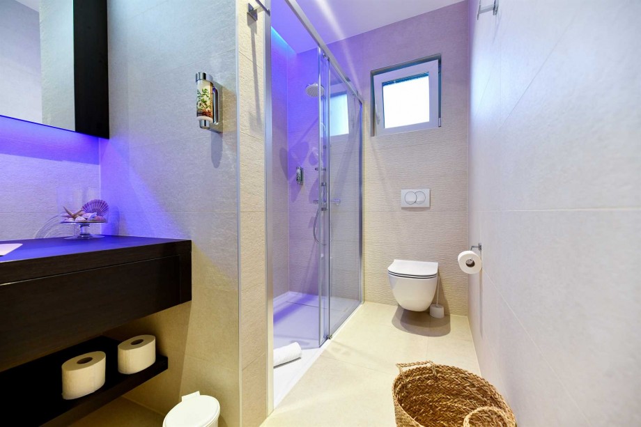 CROWONDER Superior Apartments and Rooms Oaza with Heated Swimming Pool, Gym and Sauna- Apartment A204 Family (4+2) with Sea View