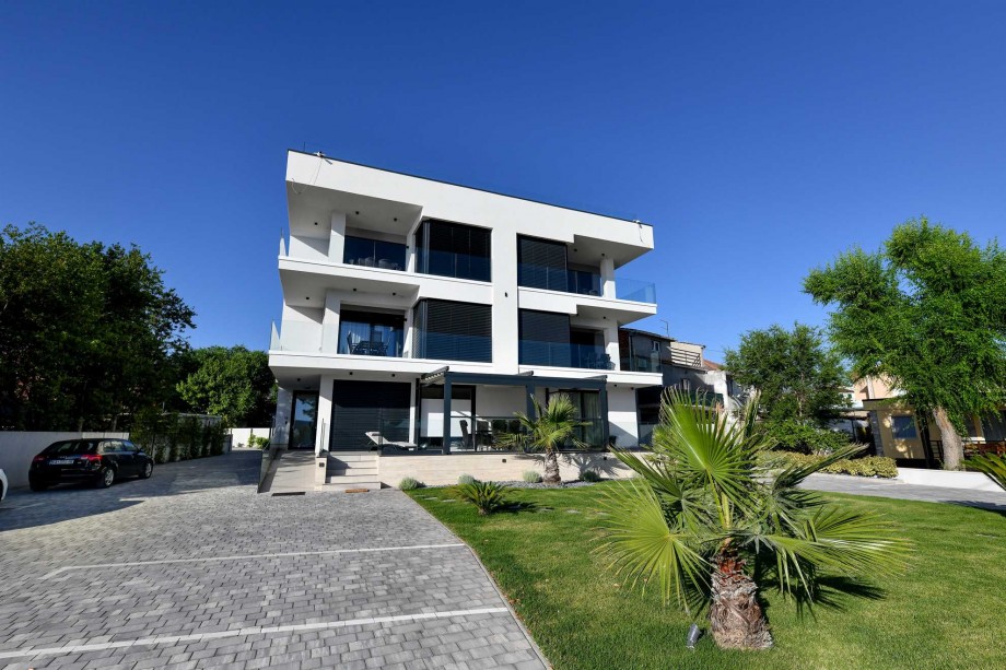 CROWONDER Superior Apartments and Rooms Oaza with Heated Swimming Pool, Gym and Sauna- Apartment A204 Family (4+2) with Sea View