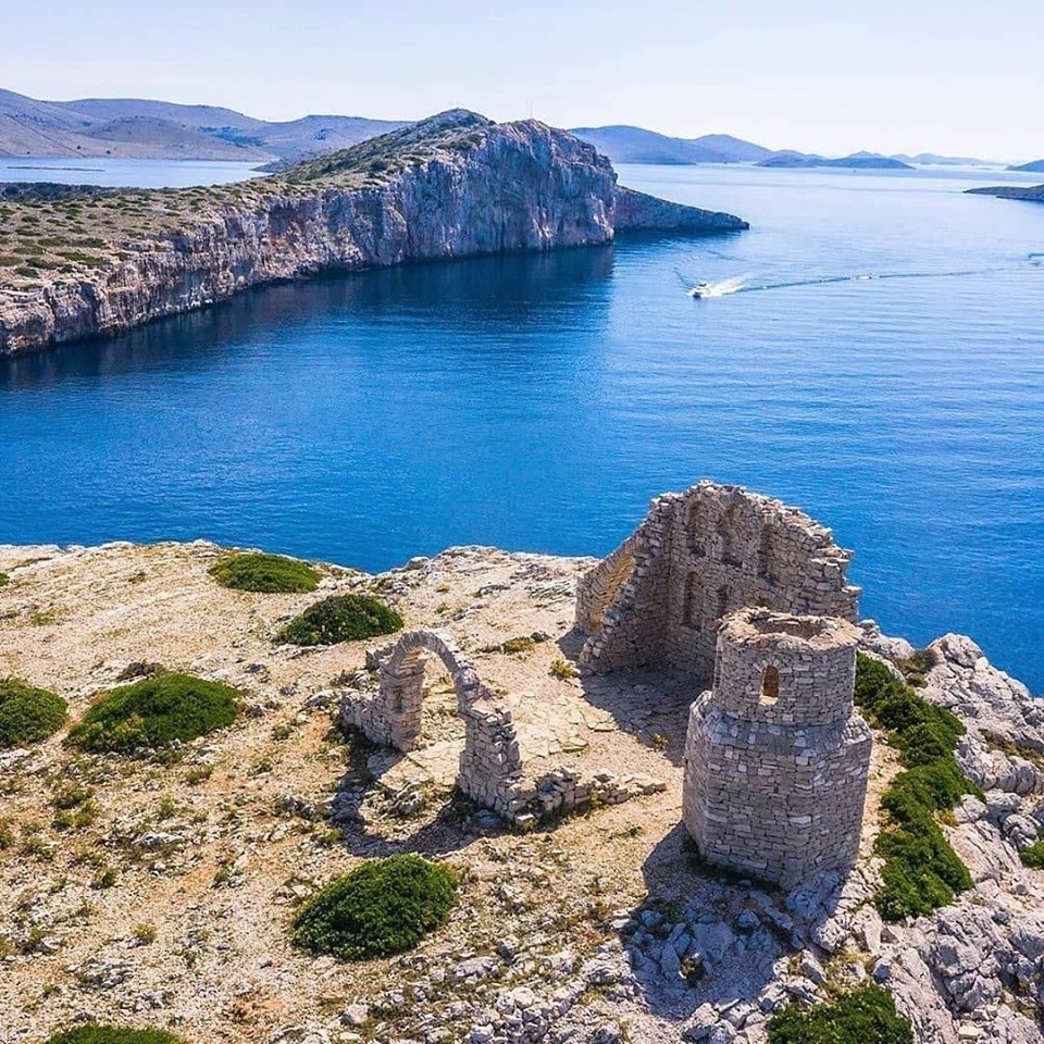 Jednodnevni privatni izlet brodom u Nacionalni park Kornati / 7 osoba