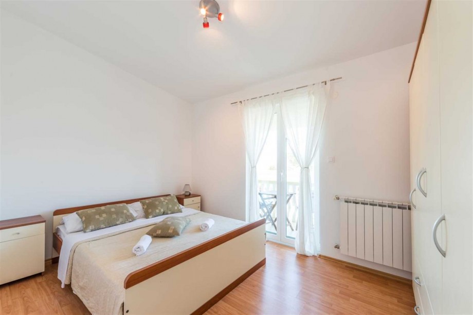 CROWONDER Sun & Fun Apartaments with Swimming Pool - Apartment Green Olives for 10 people