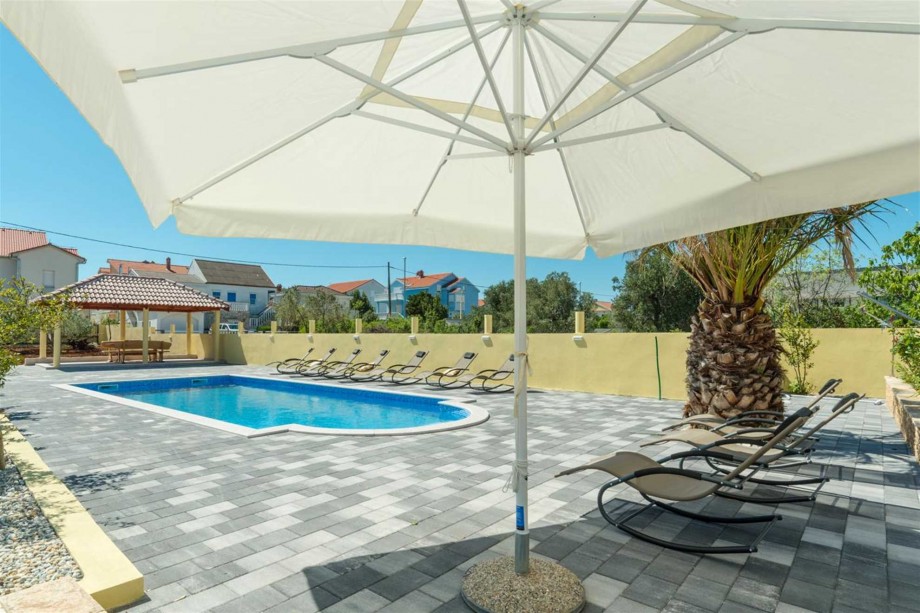 CROWONDER Sun & Fun Apartaments with Swimming Pool - Apartment Green Olives for 10 people