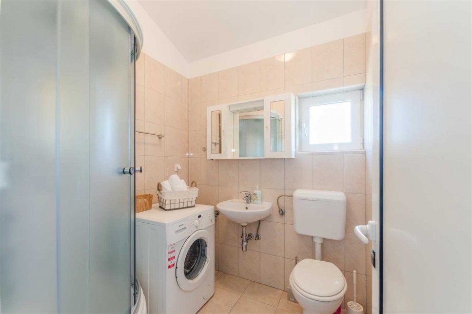 CROWONDER Sun & Fun Apartments with Swimming Pool- Apartment Blue Sky for 4 people