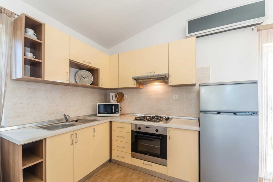 CROWONDER Sun & Fun Apartments with Swimming Pool- Apartment Blue Sky for 4 people