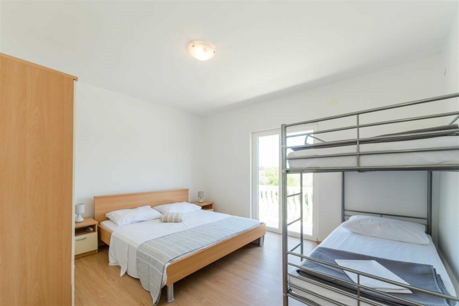 CROWONDER Sun&Fun Apartaments with Swimming Pool- Apartment Sunny Morning for 10 people