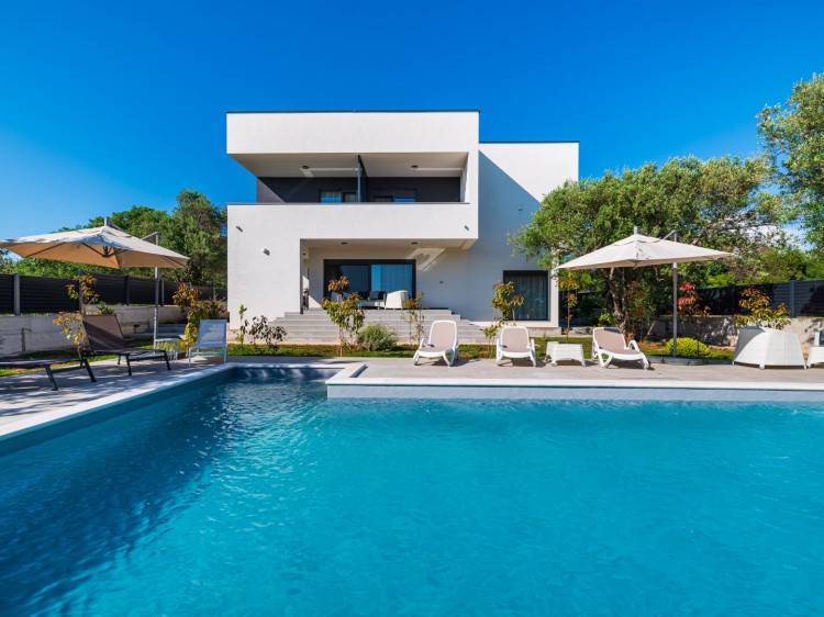 Crowonder Sun Dance Apartments - apartament A2 z podgrzewanym basenem, widokiem na morze i ogrodem