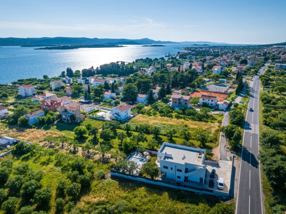 Crowonder Sun Dance Apartments-  Apartment A1 with Heated Swimming Pool, Seaview and Green Garden