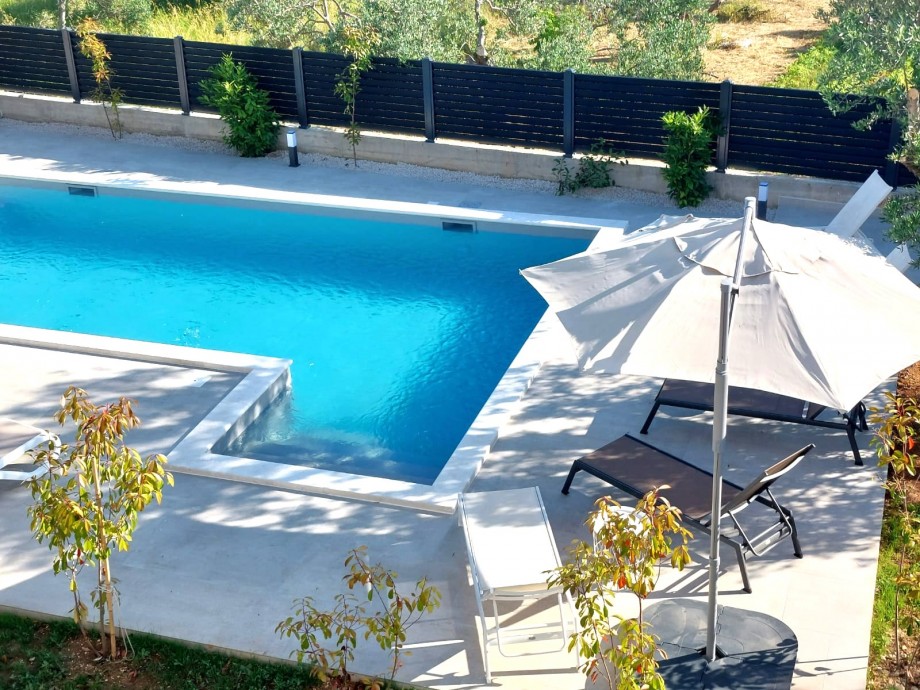 Crowonder Sun Dance Apartments-  Apartment A1 with Heated Swimming Pool, Seaview and Green Garden