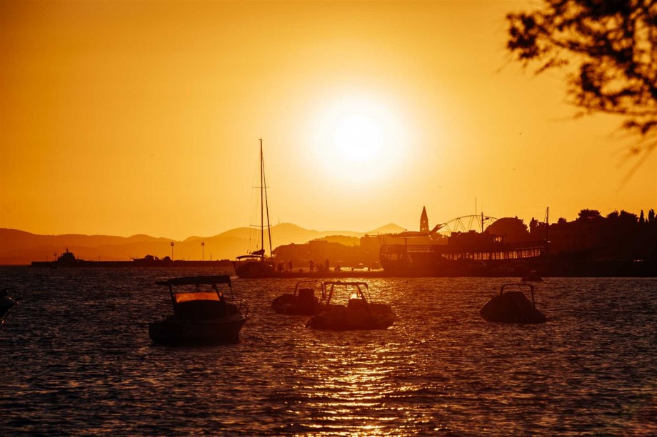 Crowonder Sun Dance Apartments-  Apartment A1 with Heated Swimming Pool, Seaview and Green Garden