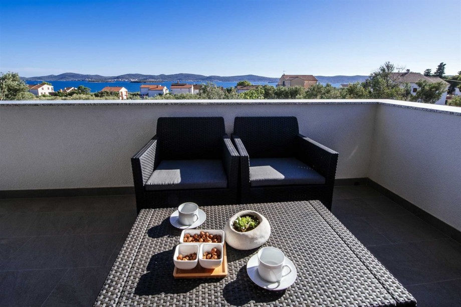 Crowonder Sun Dance Apartments-  Apartment A1 with Heated Swimming Pool, Seaview and Green Garden