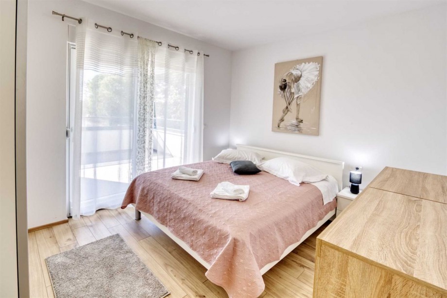 Crowonder Sun Dance Apartments-  Apartment A1 with Heated Swimming Pool, Seaview and Green Garden