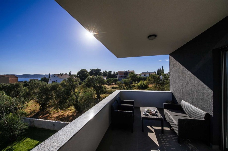 Crowonder Sun Dance Apartments-  Apartment A1 with Heated Swimming Pool, Seaview and Green Garden