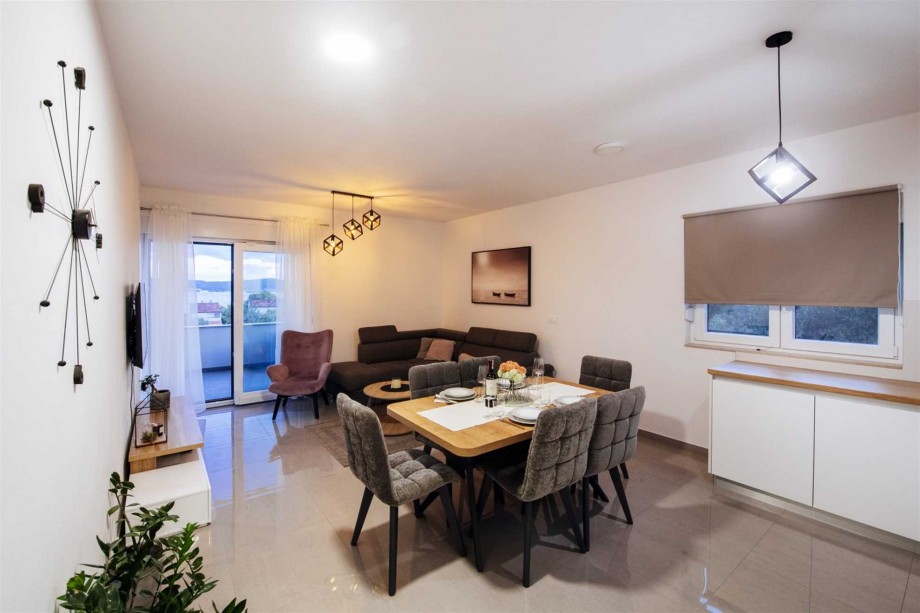 Crowonder Sun Dance Apartments-  Apartment A1 with Heated Swimming Pool, Seaview and Green Garden