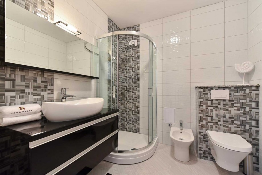 CROWONDER Luxury Vir Apartments- Apartment A1