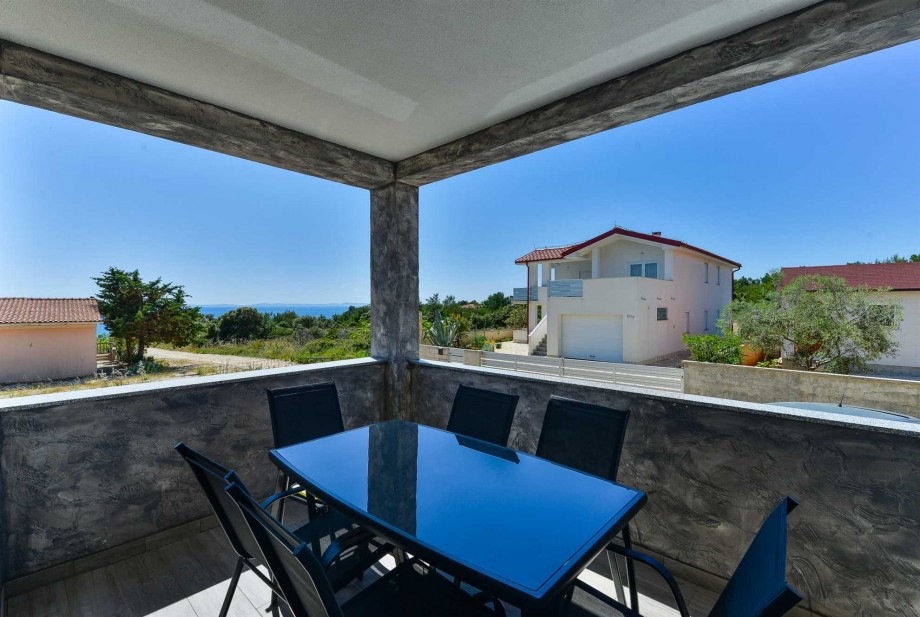 CROWONDER Luxury Vir Apartments- Apartment A2 with Sea View