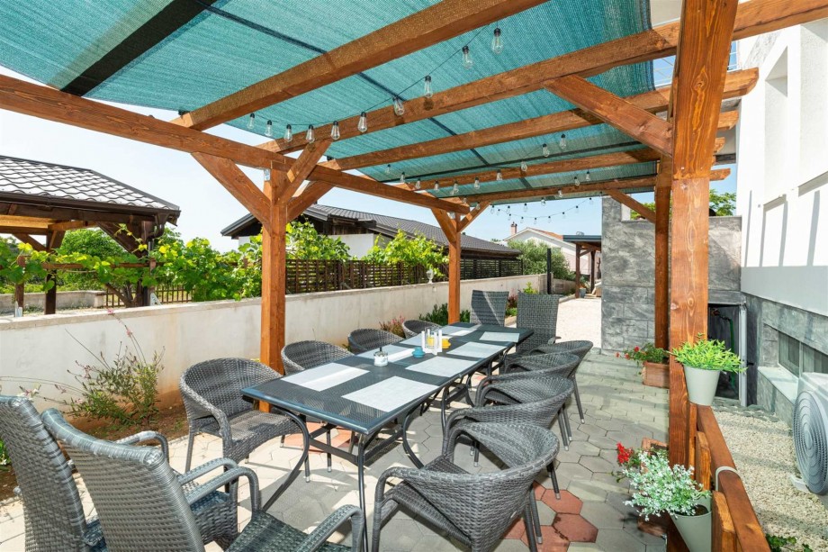 CROWONDER Luxury Vir Apartments- Apartment A2 with Sea View