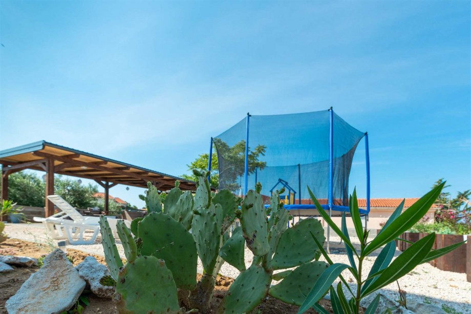 CROWONDER Luxury Vir Apartments- Apartment A2 with Sea View