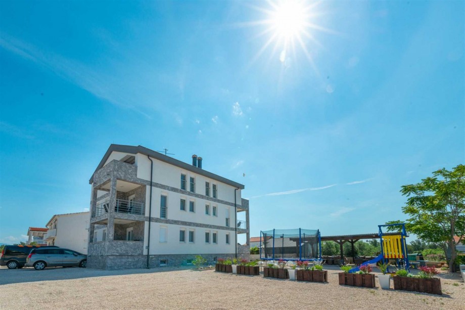 CROWONDER Luxury Vir Apartments- Apartment A4 with Sea View