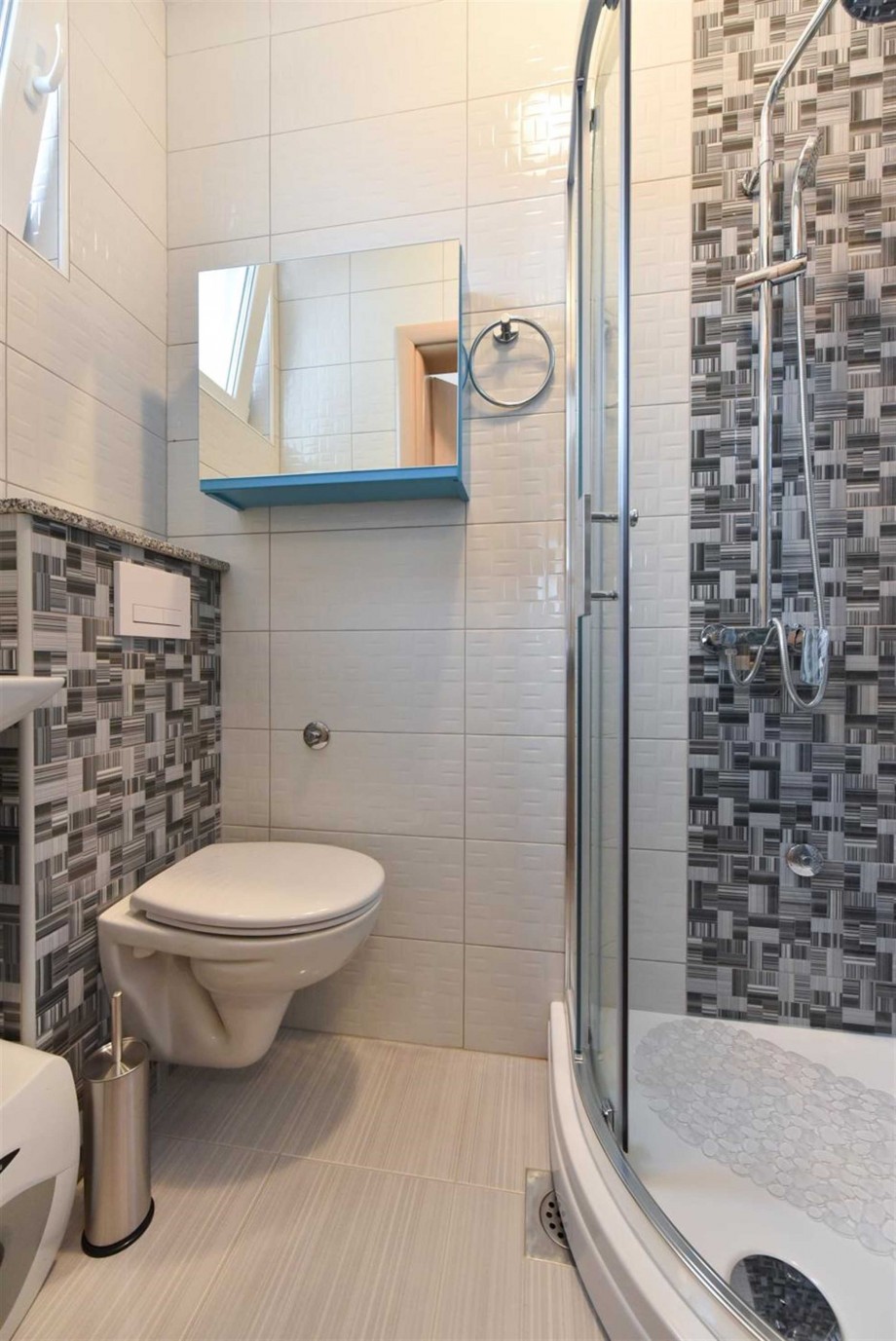 CROWONDER Luxury Vir Apartments- Apartment A4 with Sea View