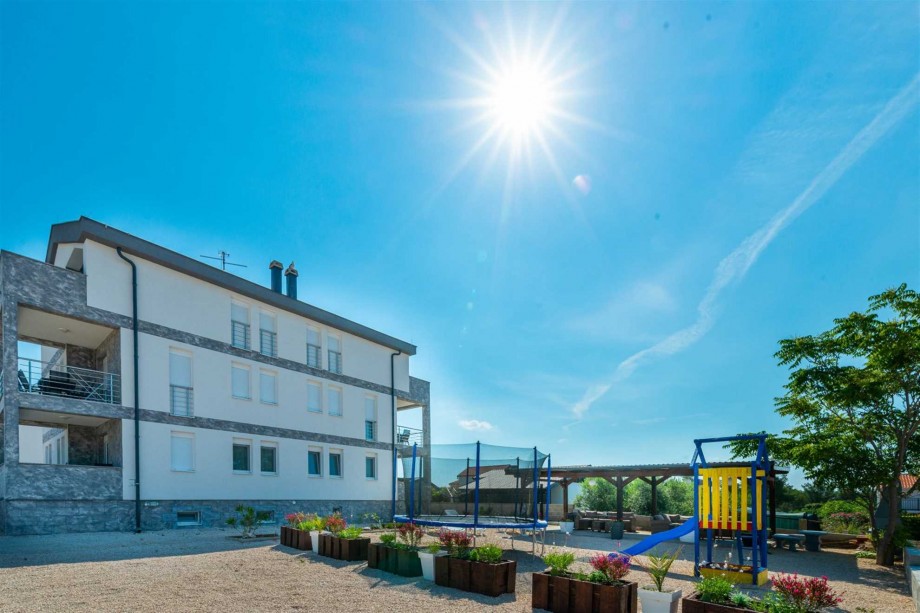 CROWONDER Luxury Vir Apartments- Apartment A6 with Sea View