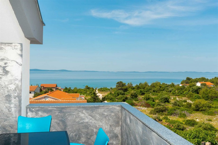 CROWONDER Luxury Vir Apartments- Apartment A6 with Sea View