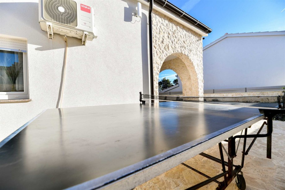 CROWONDER Villa Smile with Swimming Pool