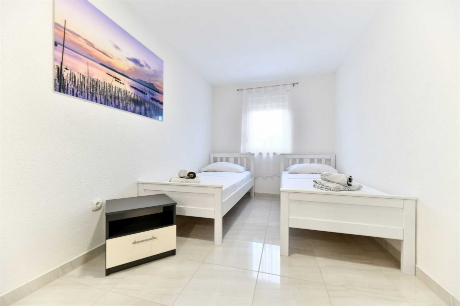 CROWONDER Villa Smile with Swimming Pool