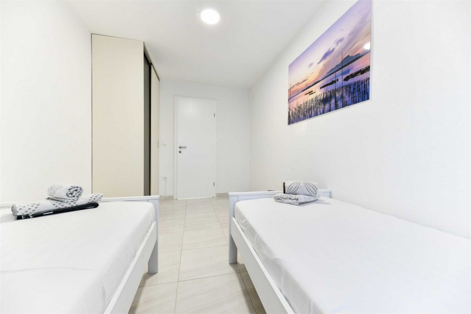 CROWONDER Villa Smile with Swimming Pool