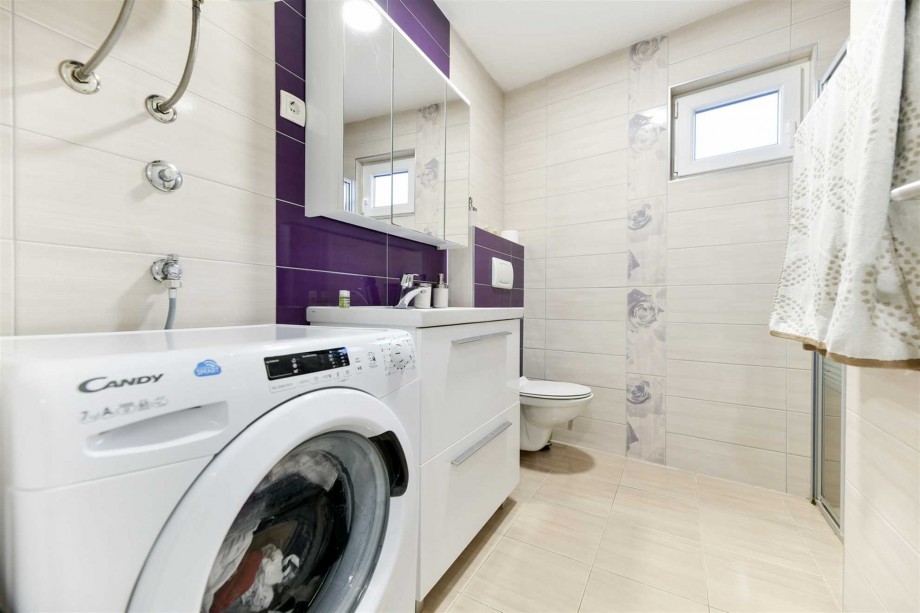 CROWONDER Villa Smile with Swimming Pool