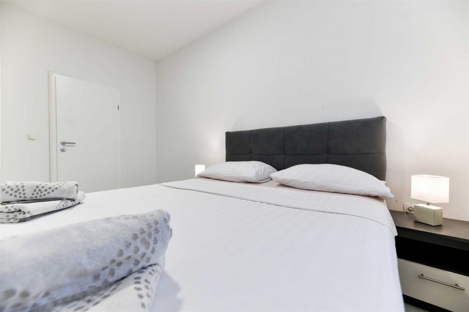 CROWONDER Villa Smile with Swimming Pool